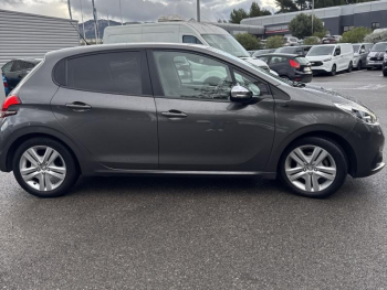 Photo 5 du bon plan PEUGEOT 208 1.2 PureTech 82ch E6.c Signature 5p DISTRIBUTION FAITE EN OCT2025 CHEZ PEUGEOT occasion à 9490 €