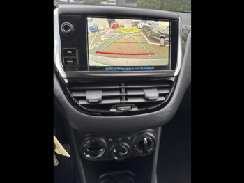 Photo 11 du bon plan PEUGEOT 208 1.2 PureTech 82ch E6.c Signature 5p DISTRIBUTION FAITE EN OCT2025 CHEZ PEUGEOT occasion à 9490 €