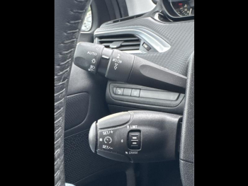 Photo 13 du bon plan PEUGEOT 208 1.2 PureTech 82ch E6.c Signature 5p DISTRIBUTION FAITE EN OCT2025 CHEZ PEUGEOT occasion à 9490 €