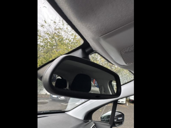 Photo 16 du bon plan PEUGEOT 208 1.2 PureTech 82ch E6.c Signature 5p DISTRIBUTION FAITE EN OCT2025 CHEZ PEUGEOT occasion à 9490 €