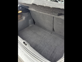 Photo 18 du bon plan PEUGEOT 208 1.2 PureTech 82ch E6.c Signature 5p DISTRIBUTION FAITE EN OCT2025 CHEZ PEUGEOT occasion à 9490 €