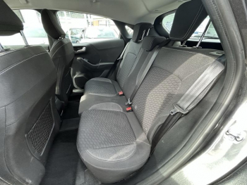 Photo 24 du bon plan FORD Puma 1.0 Flexifuel 125ch S&S mHEV Titanium occasion à 17350 €