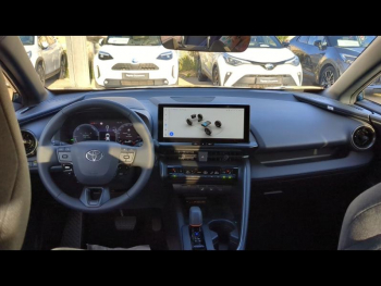 Photo 20 du bon plan TOYOTA C-HR 1.8 Hybride 140ch Design MY25 occasion à 33490 €