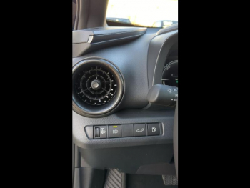 Photo 38 du bon plan TOYOTA C-HR 1.8 Hybride 140ch Design MY25 occasion à 33490 €