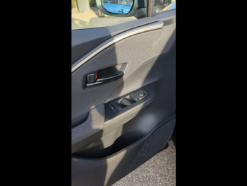 Photo 39 du bon plan TOYOTA C-HR 1.8 Hybride 140ch Design MY25 occasion à 33490 €