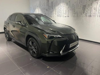 Photo 3 du bon plan LEXUS UX 300h Luxe 2WD Toit Ouvrant occasion à 34990 €