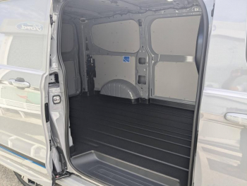 Photo 10 du bon plan FORD Transit Custom Fg VUL 320 L1H1 2.5 Duratec 232ch Hybride rechargeable Sport CVT 2 places siÃ¨ge confort occasion à 47943 €