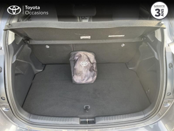 Photo 10 du bon plan TOYOTA Yaris 116h Dynamic Business 5p + Programme Beyond Zero Academy MY22 occasion à 18990 €