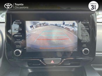 Photo 15 du bon plan TOYOTA Yaris 116h Dynamic Business 5p + Programme Beyond Zero Academy MY22 occasion à 18990 €