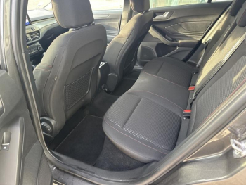 Photo 11 du bon plan FORD Focus 1.0 Flexifuel mHEV 125ch ST-Line Style occasion à 19490 €