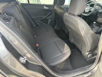 Photo 12 du bon plan FORD Focus 1.0 Flexifuel mHEV 125ch ST-Line Style occasion à 19490 €