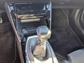 Photo 19 du bon plan PEUGEOT 2008 1.2 PureTech 130ch S&S GT occasion à 15900 €