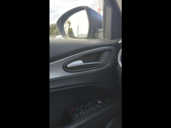 Photo 25 du bon plan ALFA ROMEO Stelvio 2.2 Diesel 180ch Business AT8 occasion à 18900 €