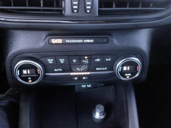 Photo 3 du bon plan FORD Focus 1.0 EcoBoost 125ch ST-Line occasion à 16591 €