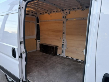 Photo 5 du bon plan PEUGEOT Boxer Fg VUL 333 L2H2 2.2 BlueHDi S&S 140ch Asphalt occasion à 22590 €