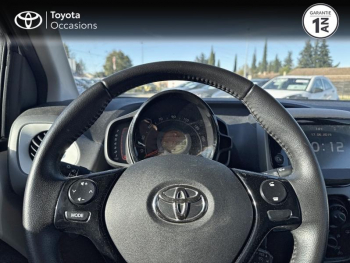 Photo 13 du bon plan TOYOTA Aygo 1.0 VVT-i 72ch x-play x-app 5p MC18 occasion à 11690 €