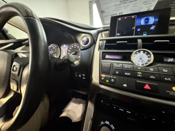 Photo 16 du bon plan LEXUS NX 300h 4WD Executive occasion à 20990 €