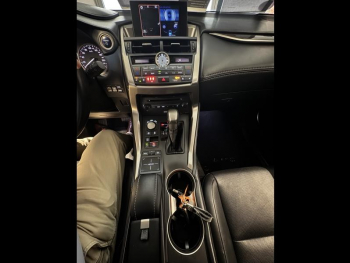 Photo 21 du bon plan LEXUS NX 300h 4WD Executive occasion à 20990 €