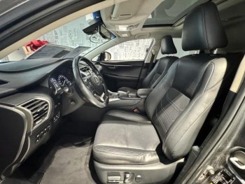 Photo 23 du bon plan LEXUS NX 300h 4WD Executive occasion à 20990 €