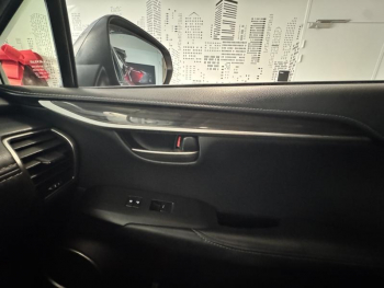 Photo 24 du bon plan LEXUS NX 300h 4WD Executive occasion à 20990 €