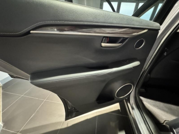 Photo 26 du bon plan LEXUS NX 300h 4WD Executive occasion à 20990 €