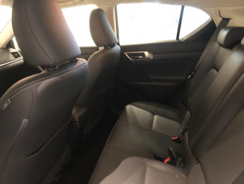 Photo 11 du bon plan LEXUS CT 200h Luxe MY19 Euro6d-T occasion à 17980 €