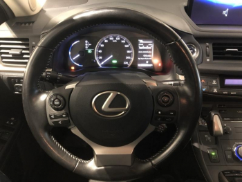 Photo 14 du bon plan LEXUS CT 200h Luxe MY19 Euro6d-T occasion à 17980 €