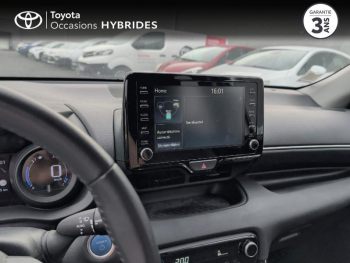 Photo 15 du bon plan TOYOTA Yaris 116h Design 5p MY22 occasion à 19450 €