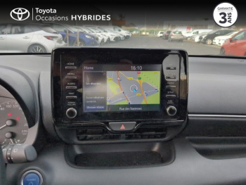 Photo 15 du bon plan TOYOTA Yaris 116h Dynamic Business 5p + Programme Beyond Zero Academy MY22 occasion à 17990 €