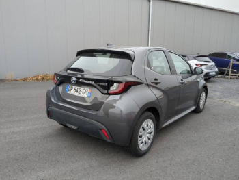 Photo 4 du bon plan TOYOTA Yaris 116h Dynamic Business 5p + Programme Beyond Zero Academy MY22 occasion à 17990 €
