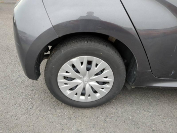 Photo 5 du bon plan TOYOTA Yaris 116h Dynamic Business 5p + Programme Beyond Zero Academy MY22 occasion à 17990 €