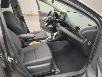 Photo 7 du bon plan TOYOTA Yaris 116h Dynamic Business 5p + Programme Beyond Zero Academy MY22 occasion à 17990 €