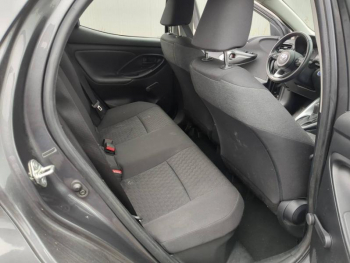 Photo 8 du bon plan TOYOTA Yaris 116h Dynamic Business 5p + Programme Beyond Zero Academy MY22 occasion à 17990 €