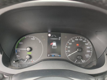 Photo 12 du bon plan TOYOTA Yaris 116h Dynamic Business 5p + Programme Beyond Zero Academy MY22 occasion à 17990 €