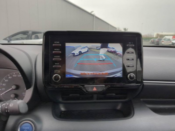 Photo 14 du bon plan TOYOTA Yaris 116h Dynamic Business 5p + Programme Beyond Zero Academy MY22 occasion à 17990 €
