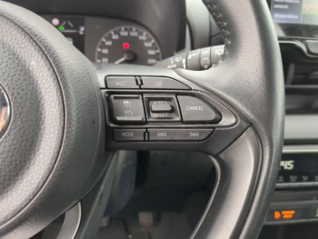 Photo 16 du bon plan TOYOTA Yaris 116h Dynamic Business 5p + Programme Beyond Zero Academy MY22 occasion à 17990 €