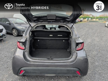 Photo 10 du bon plan TOYOTA Yaris 116h Dynamic Business 5p + Programme Beyond Zero Academy MY22 occasion à 17780 €