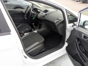 Photo 13 du bon plan FORD Fiesta 1.25 82ch Edition 5p occasion à 9990 €