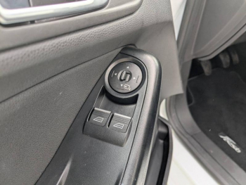 Photo 16 du bon plan FORD Fiesta 1.25 82ch Edition 5p occasion à 9990 €