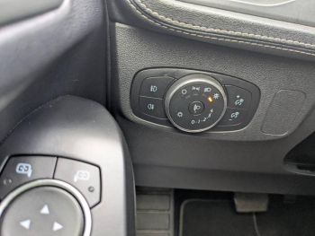 Photo 18 du bon plan FORD Focus Active 2.0 EcoBlue 150ch Active Vignale BVA occasion à 19590 €