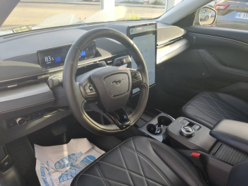 Photo 19 du bon plan FORD Mustang Mach-E 294ch Extended Range 99kWh 7cv occasion à 34990 €