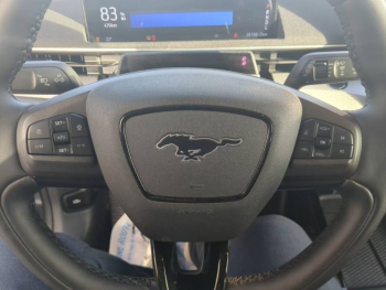 Photo 23 du bon plan FORD Mustang Mach-E 294ch Extended Range 99kWh 7cv occasion à 34990 €