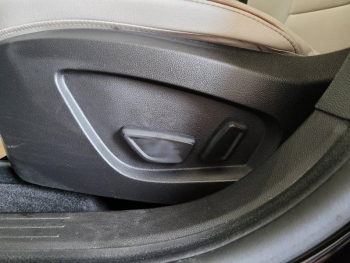 Photo 11 du bon plan RENAULT Captur 1.3 TCe 155ch FAP Initiale Paris EDC - 20 occasion à 17190 €