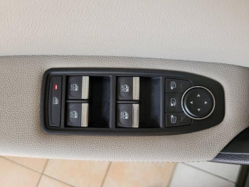 Photo 15 du bon plan RENAULT Captur 1.3 TCe 155ch FAP Initiale Paris EDC - 20 occasion à 17190 €