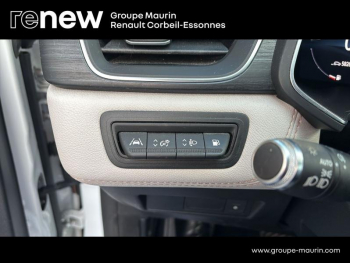 Photo 18 du bon plan RENAULT Captur 1.6 E-Tech hybride rechargeable 160ch Initiale Paris -21B occasion à 21499 €