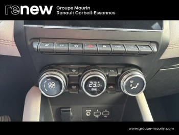 Photo 21 du bon plan RENAULT Captur 1.6 E-Tech hybride rechargeable 160ch Initiale Paris -21B occasion à 21499 €