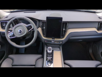 Photo 6 du bon plan VOLVO XC60 T6 Hybride Rechargeable 253 + 145ch Ultra Style Dark Geartronic 8 AWD occasion à 72900 €