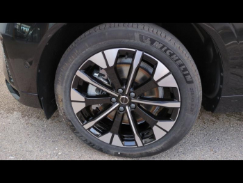 Photo 18 du bon plan VOLVO XC60 T6 Hybride Rechargeable 253 + 145ch Ultra Style Dark Geartronic 8 AWD occasion à 72900 €