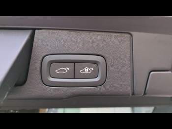Photo 10 du bon plan VOLVO XC60 T6 Hybride Rechargeable 253 + 145ch Ultra Style Dark Geartronic 8 AWD occasion à 53900 €