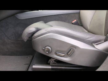 Photo 21 du bon plan VOLVO XC60 T6 Hybride Rechargeable 253 + 145ch Ultra Style Dark Geartronic 8 AWD occasion à 53900 €